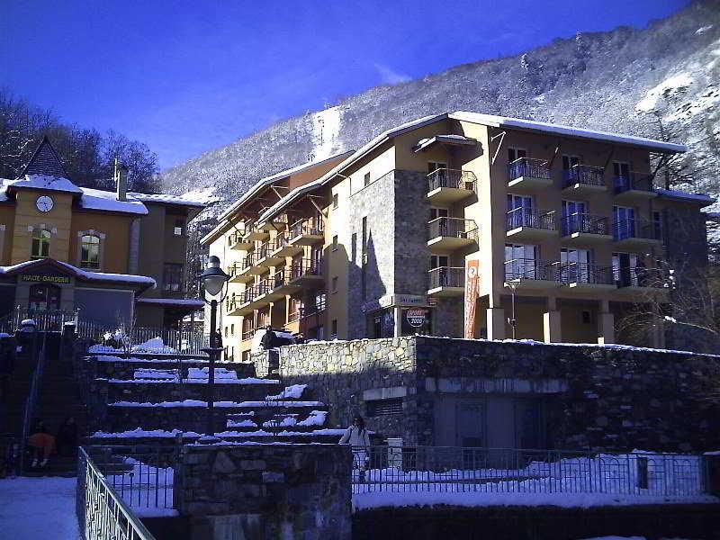 Nemea Les Grands Ax Aparthotel 3*